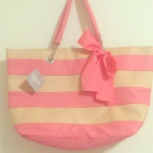 Pink shoulder bag